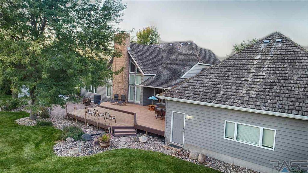 Top sale Acreage in rural Harrisburg neighborhood for 800,000 SiouxFalls.Business