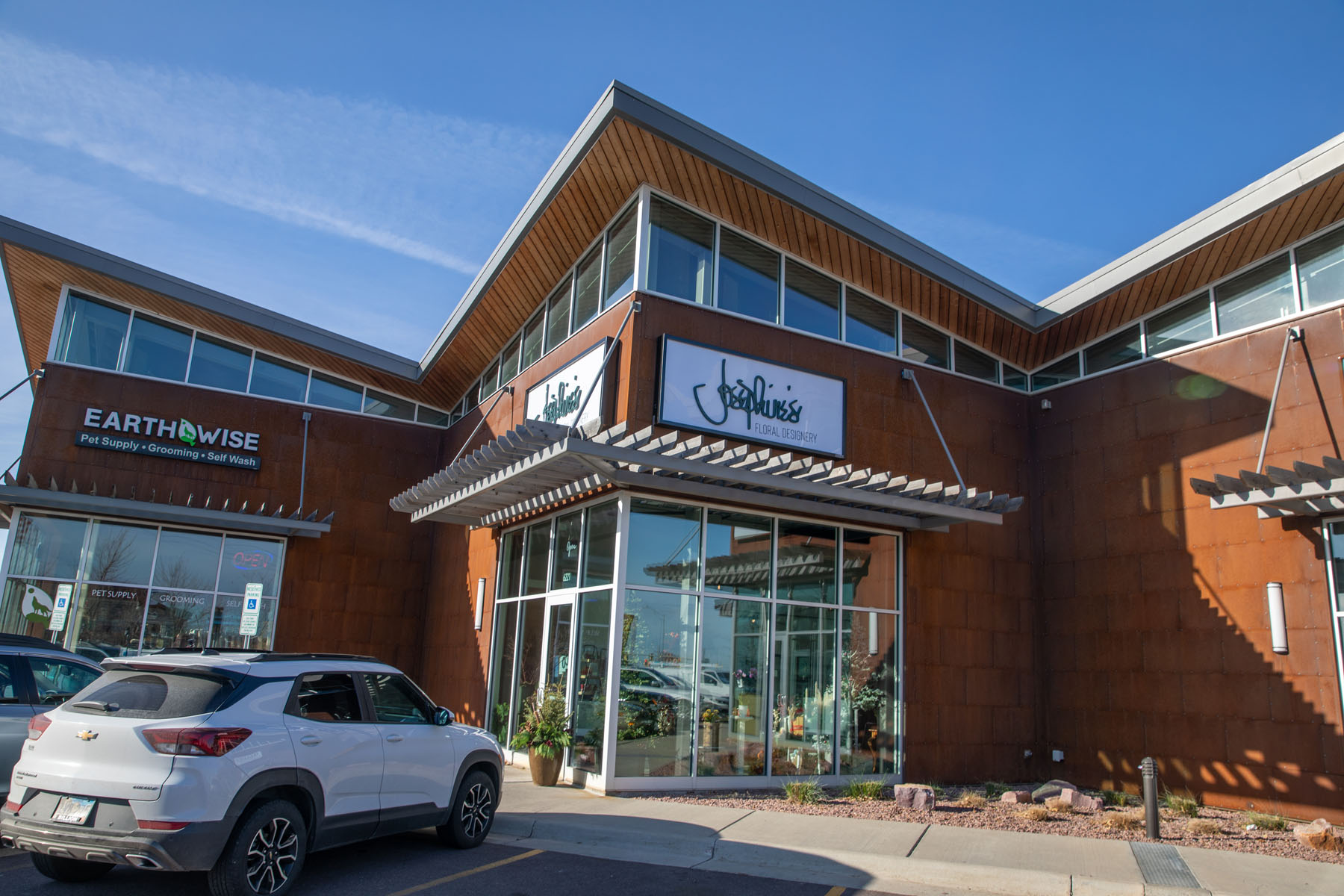 Josephine's Floral Design, The Wedge on Western