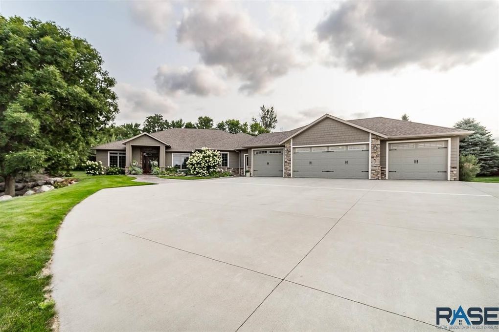 Home on 2 acres in Dell Rapids tops sale report at $965,000 -  