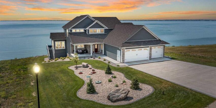 Stunning Lake Poinsett home offers paradise found