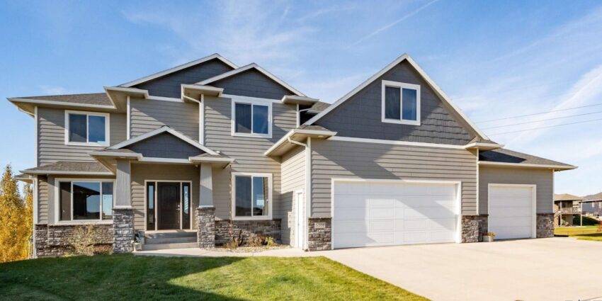 Like-new home in southeast Sioux Falls includes huge lot, many upgrades